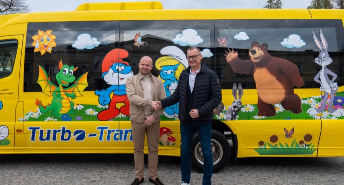 Nowy bus dla najmłodszych mieszkańców gminy Brzeg Dolny