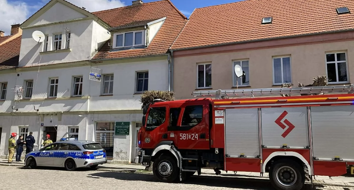 Zadymienie w kamienicy w Brzegu Dolnym. Służby w akcji na Rynku