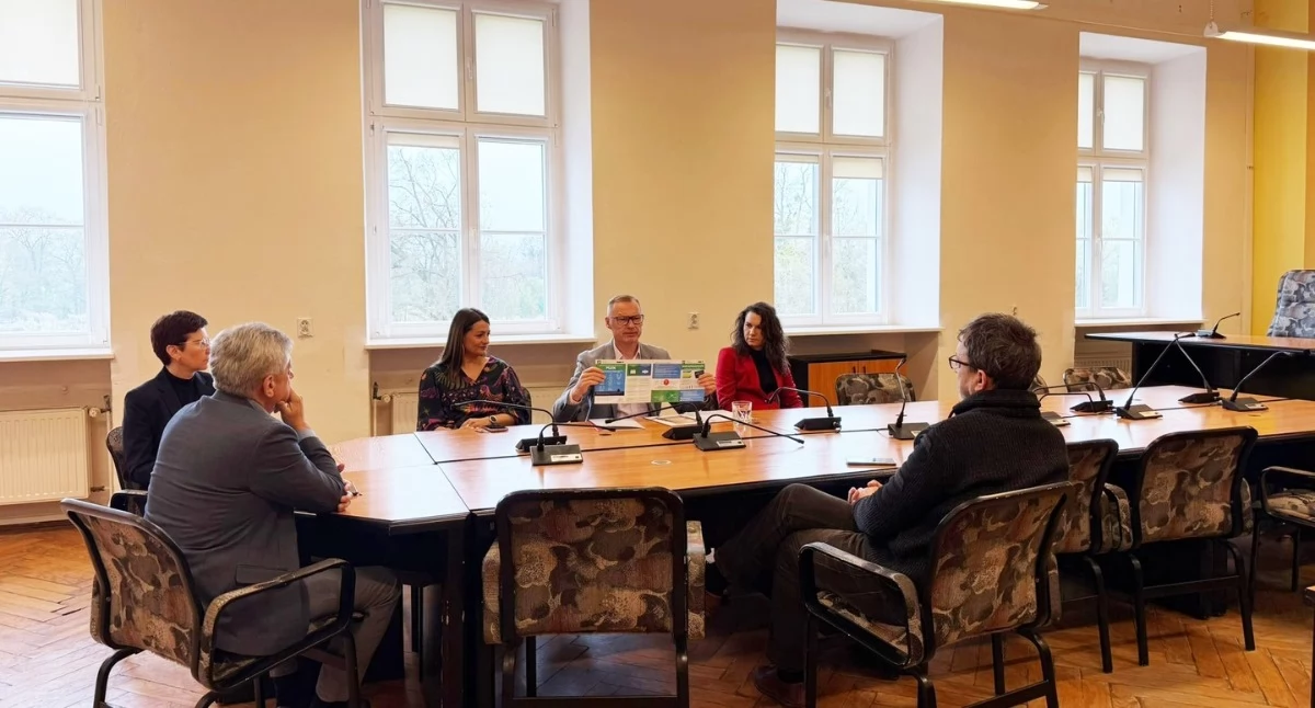 Eko-dozorca w Brzegu Dolnym: Edukacja i czystsze osiedla zamiast kar dla mieszkańców