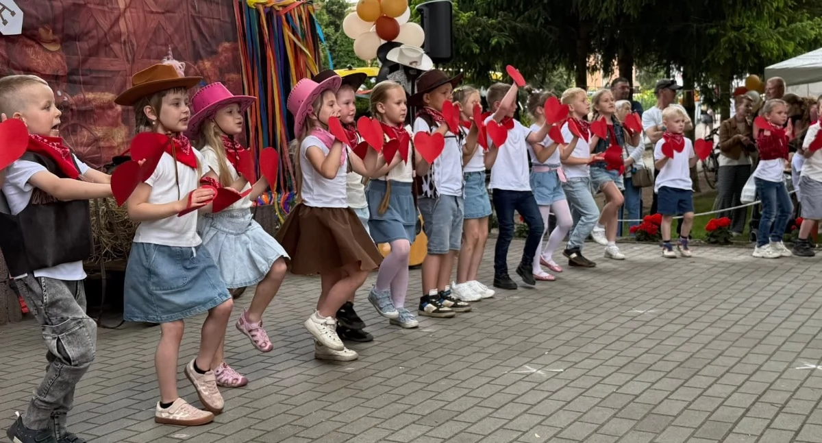 Rodzinne popołudnie w stylu country. Przedszkole nr 1 w Wołowie świętowało z rodzicami