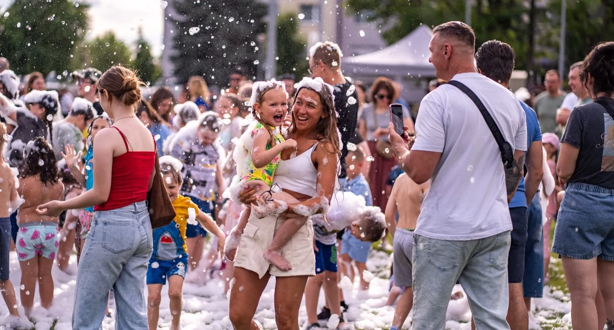 Piana, policyjne syreny i wielkie skakanie. Wołów świętował Dzień Dziecka