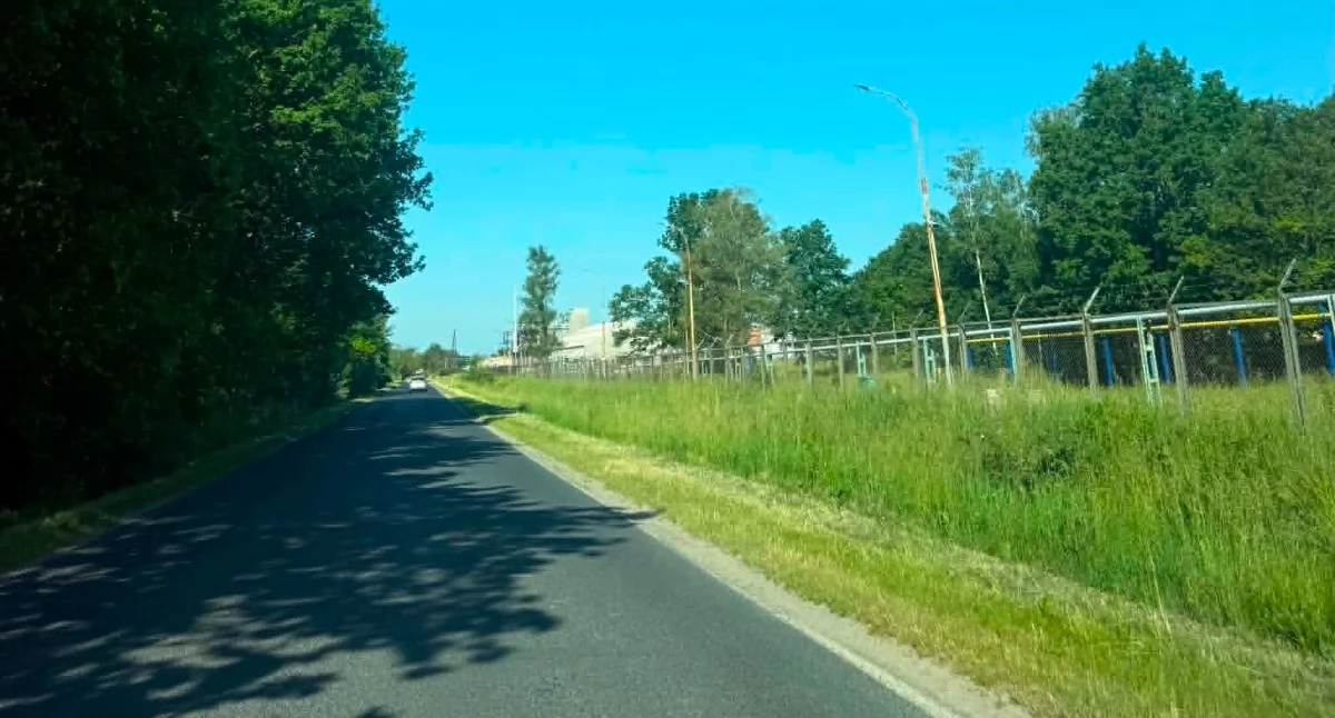 Mieszkańcy pytają o pobocza. Wiadomo, kiedy ruszy koszenie przy drogach wojewódzkich