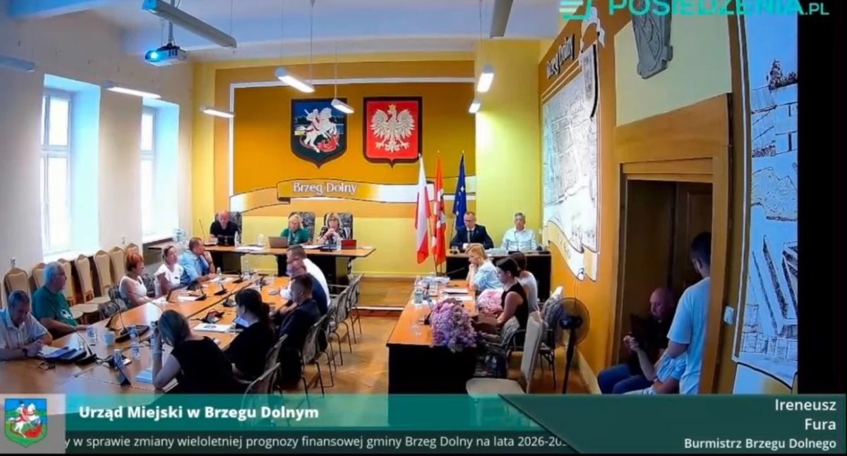 Burmistrz uderzył w radnych. Teraz jeden z nich żąda przeprosin. „Albo sprawa trafi do sądu”