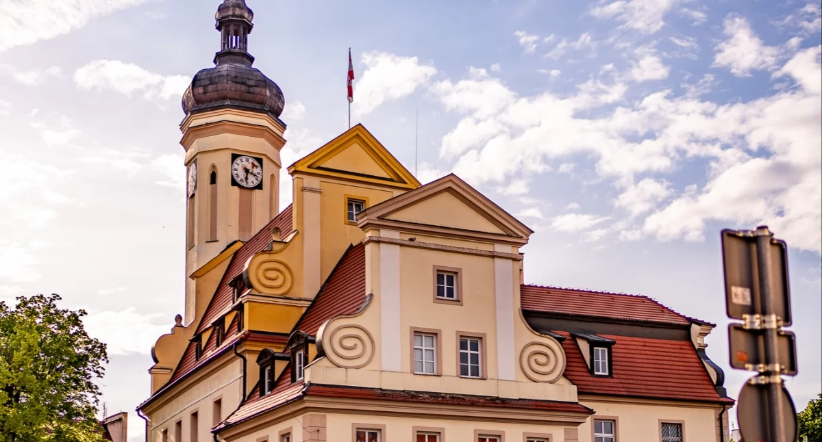 Wołów. Gmina wystawiła na sprzedaż działki i nieruchomości. Ruszają przetargi i dzierżawa gruntów