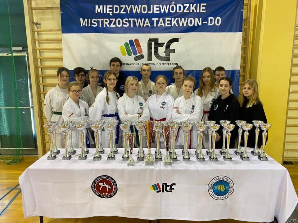 Zdobyli aż 13 medali na Międzywojewódzkich Mistrzostwach Taekwon-do