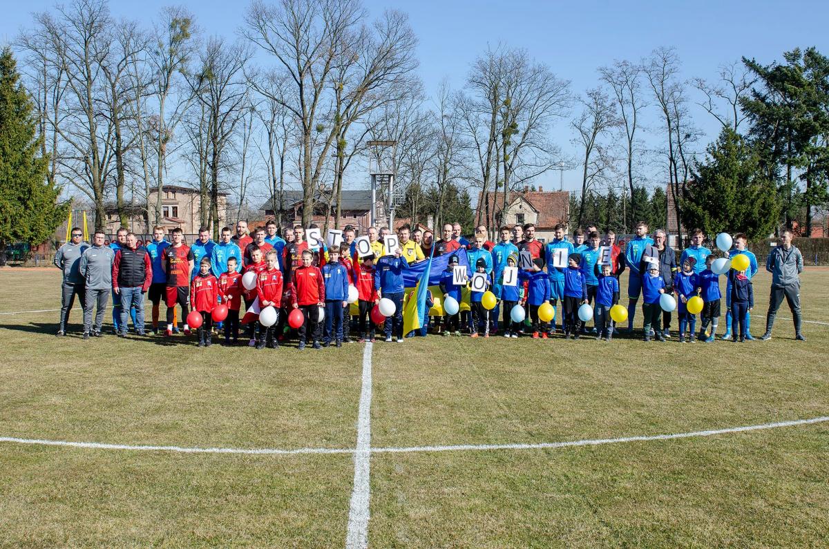 Drużyny piłkarskie solidarne z Ukrainą