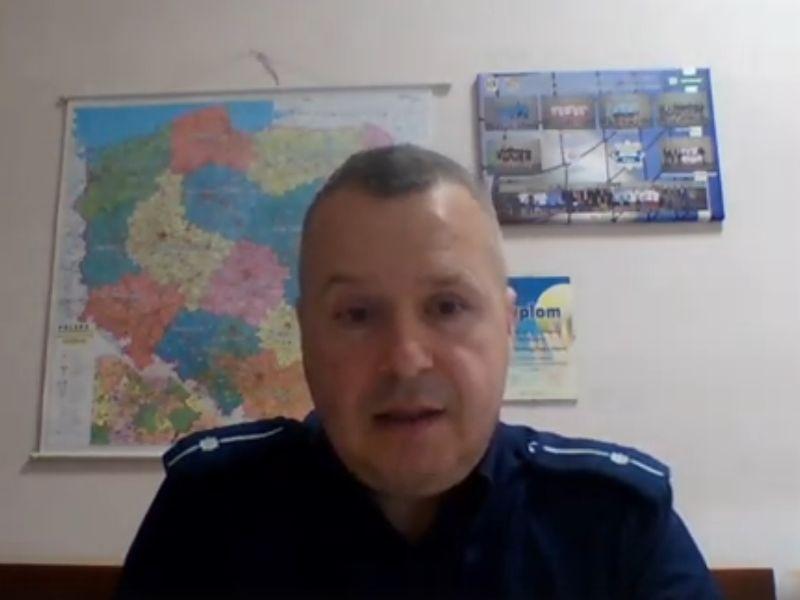 Policjanci spotykają się z seniorami przez Internet [WIDEO]