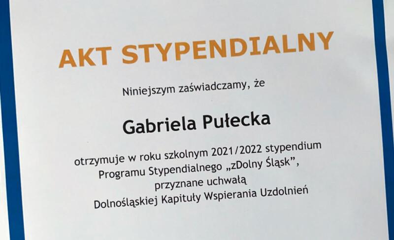 Stypendia dla uczennic z Brzegu Dolnego