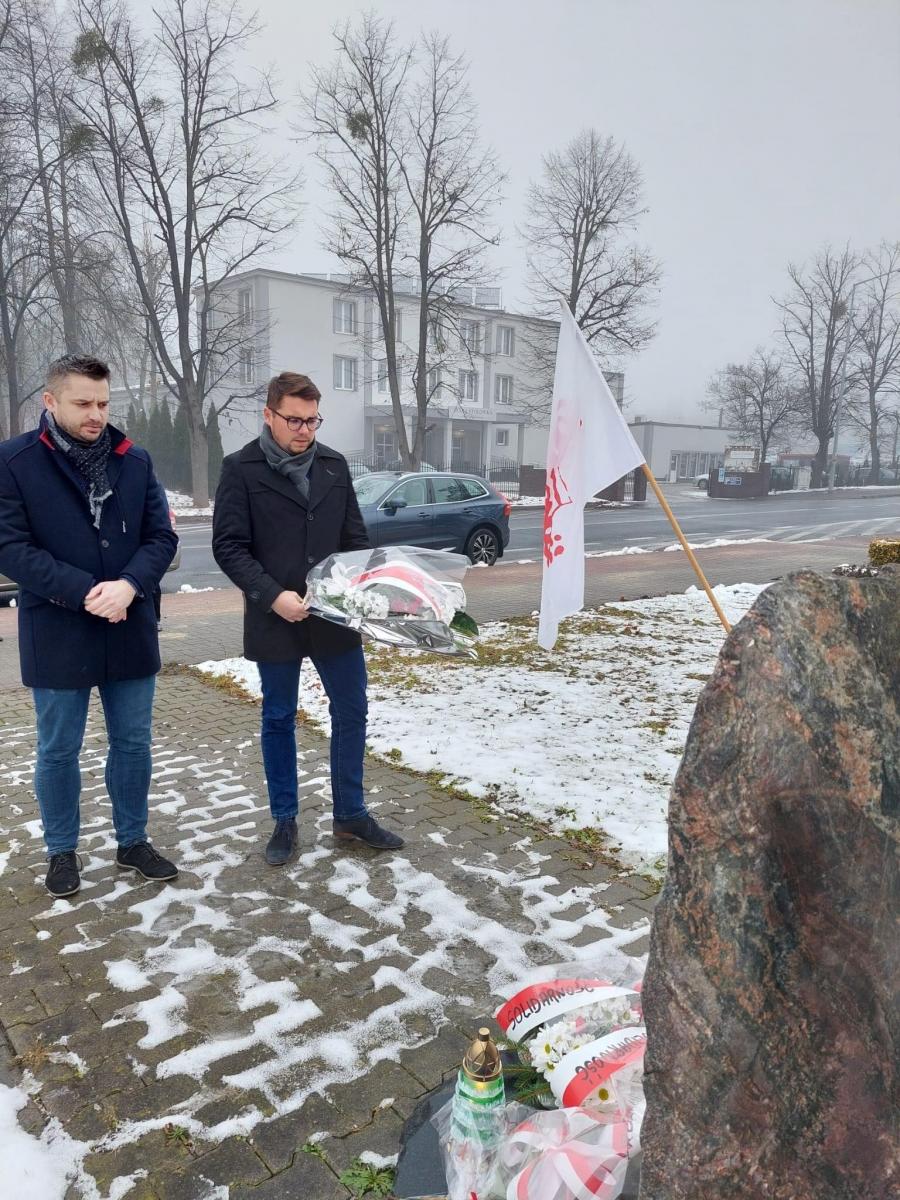 Złożyli kwiaty w 40. rocznicę wprowadzenia stanu wojennego