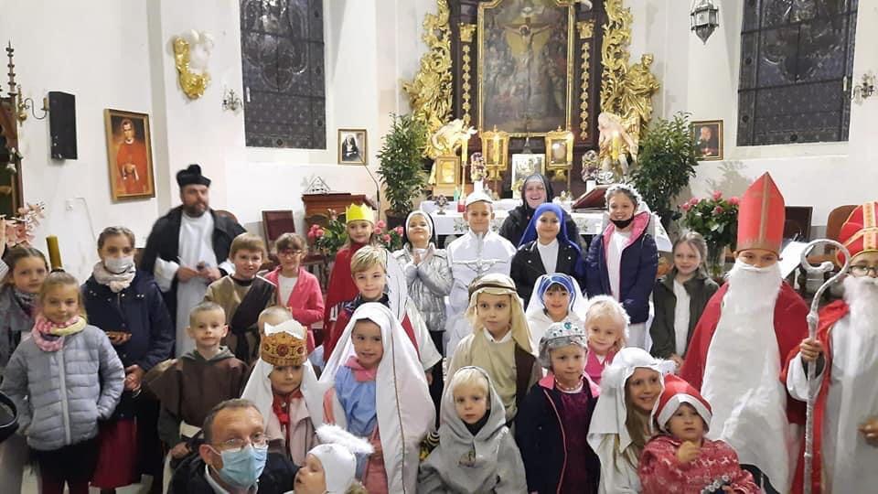 Bal wszystkich świętych w dolnobrzeskiej parafii