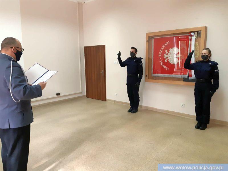 Dwóch nowych policjantów w wołowskiej komendzie
