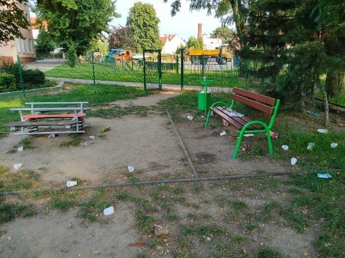 Mieszkańcy z Piłsudskiego mają dość libacji! Starosta interweniuje