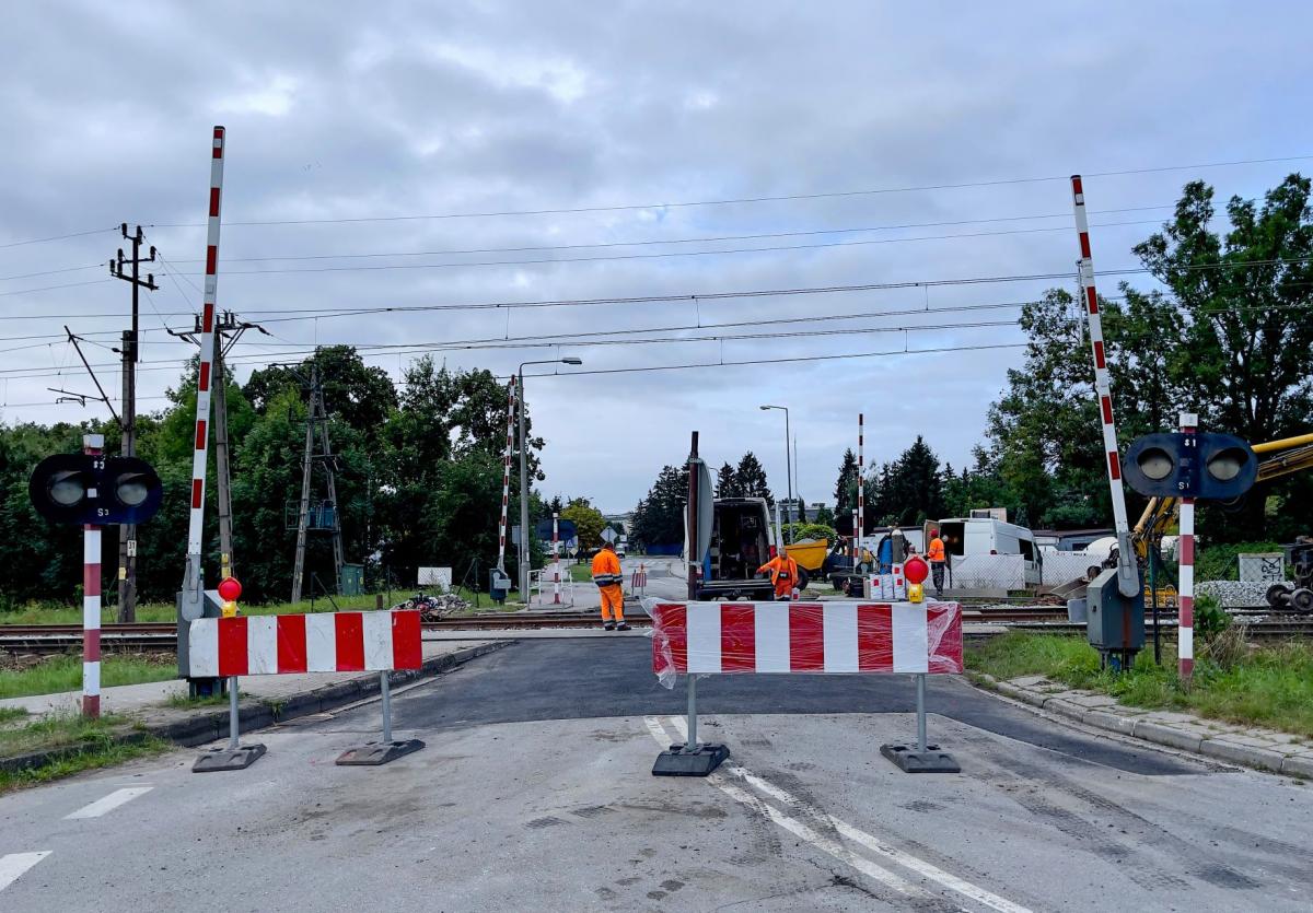 Przejazd w Brzegu Dolnym nadal zamknięty