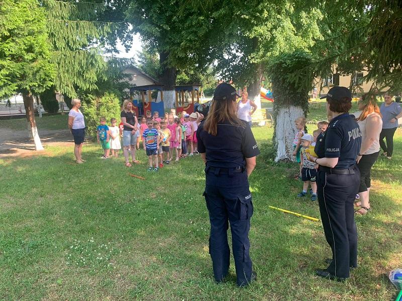 Policjanci z wizytą u przedszkolaków