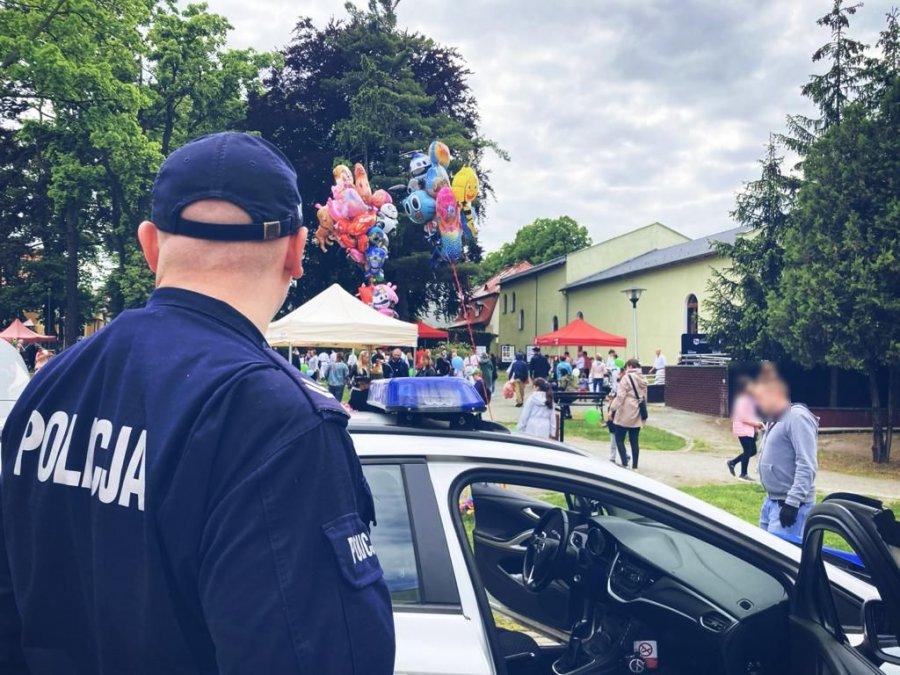 Policjanci rozmawiali z dziećmi o bezpieczeństwie