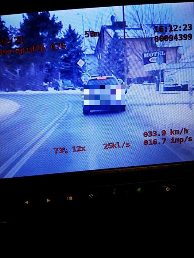 Nie miał prawa jazdy. Policja znalazła przy nim narkotyki