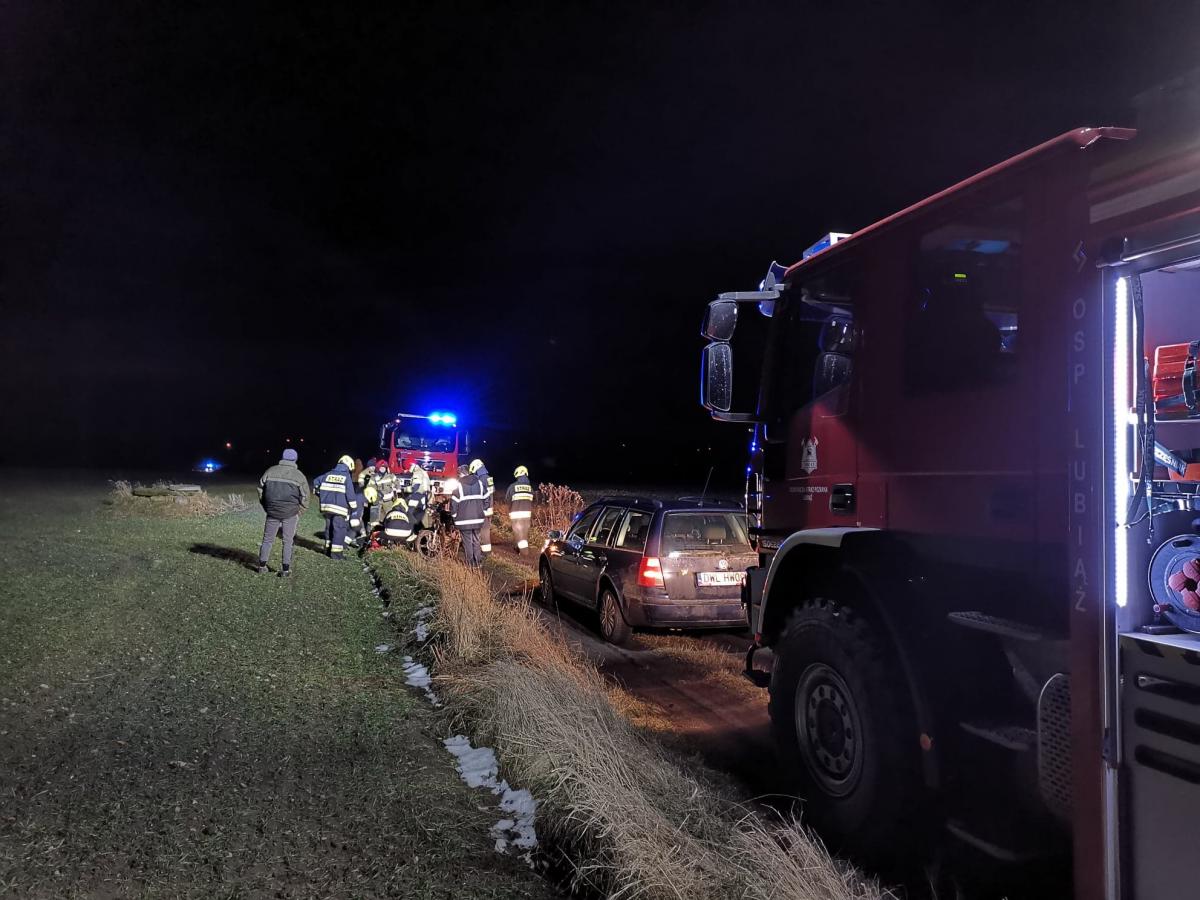Strażacy pomogli motorowerzyście. Nietypowe zdarzenie i apel ratowników