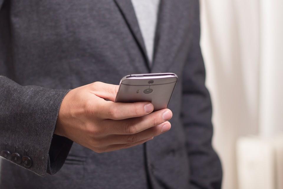 Każdy senior z terenu gminy Wołów może zadzwonić na telefon życzliwości