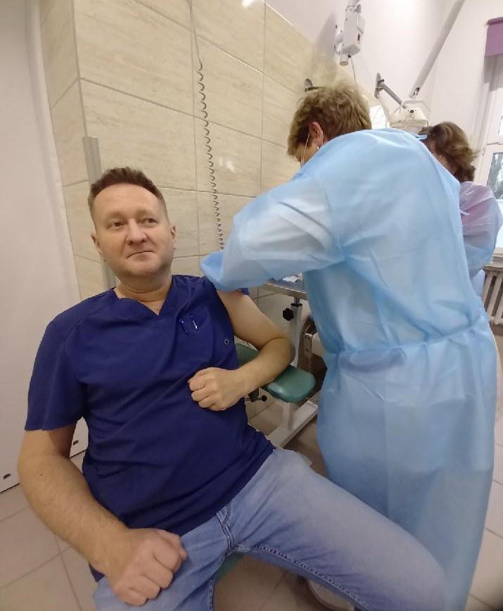 Ruszyły szczepienia pracowników szpitala