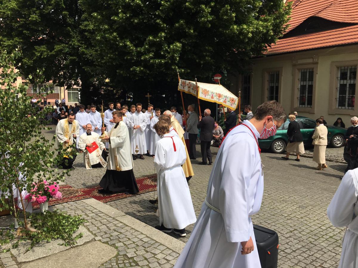 Procesja Bożego Ciała przeszła ulicami miasta [wideo]