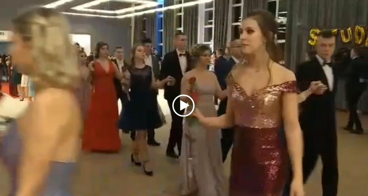 Studniówka 2020. Młodzież z ZSZ w Wołowie bawiła się w Starej Stołówce w Brzegu Dolnym [wideo]