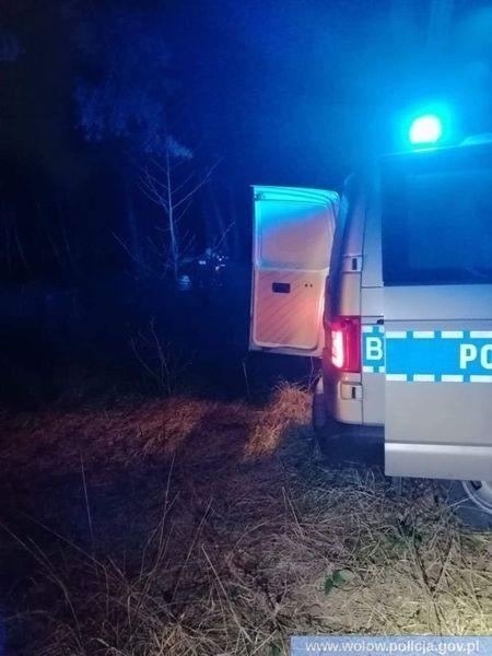 Uciekał przed policjantami. Pościg za mężczyzną skończył się w lesie