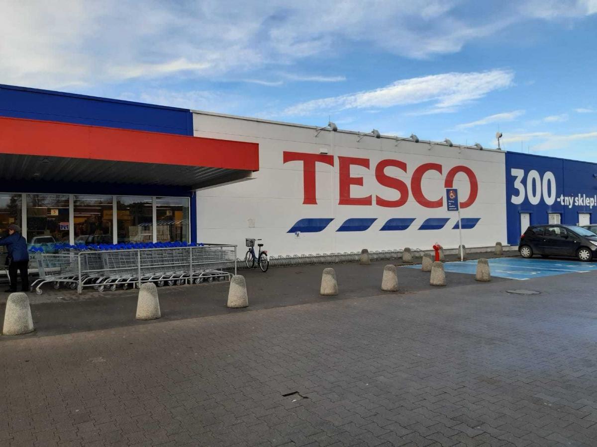 Czy zamkną Tesco w Brzegu Dolnym?