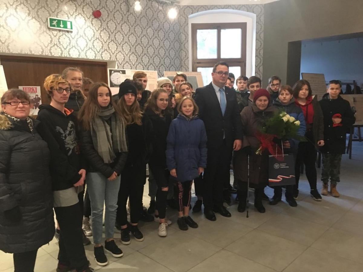 Relacja wideo z wydarzenie poświęconego 38. rocznicy wprowadzenia stanu wojennego