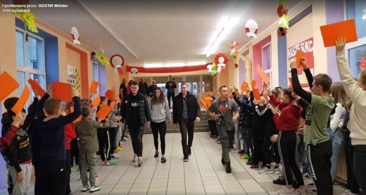 Zawodnicy z Lubina odwiedzili podstawówkę w Wińsku