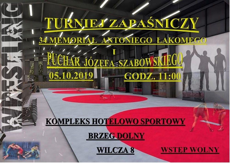 Turniej zapaśniczy na hali sportowej w Brzegu Dolnym