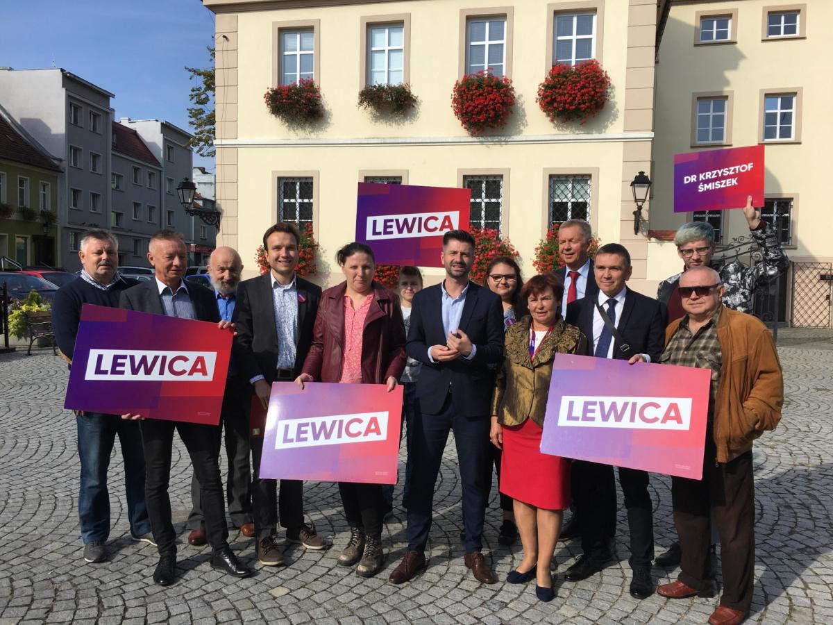 Kandydaci z listy Lewicy na wołowskim rynku