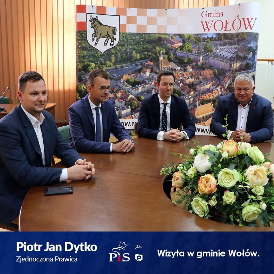 Minister u burmistrza Chmury. Obiecuje wiadukt w Wołowie