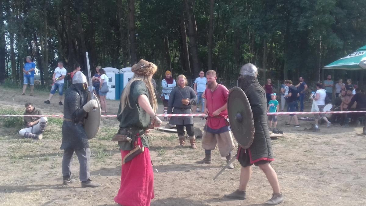 Wikingowie w Żerkowie - już kolejny raz wieś odwiedzili wojownicy