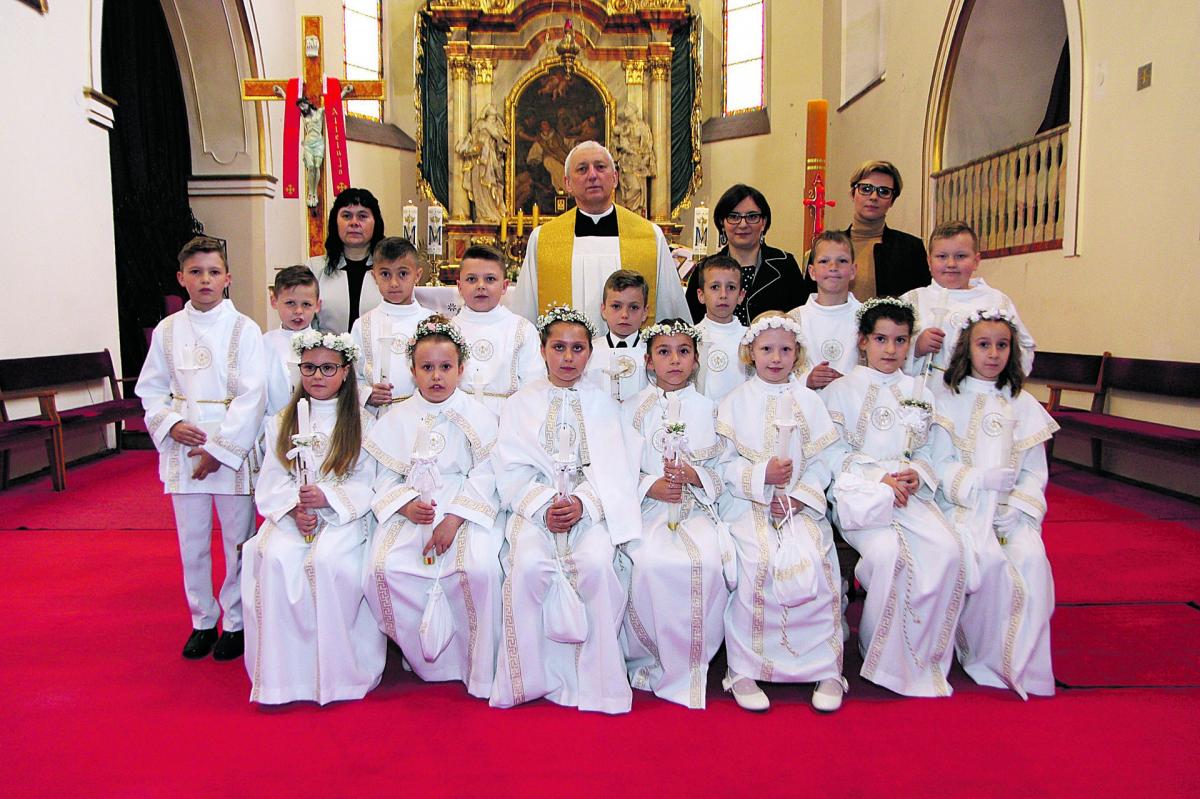 I Komunia Święta uczniów 3 klas z Wołowa