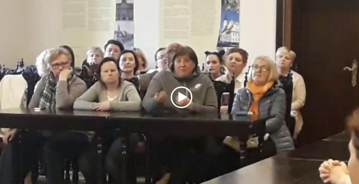 Pracownicy służby zdrowia, na spotkaniu ze starostą pytają - Co dalej?