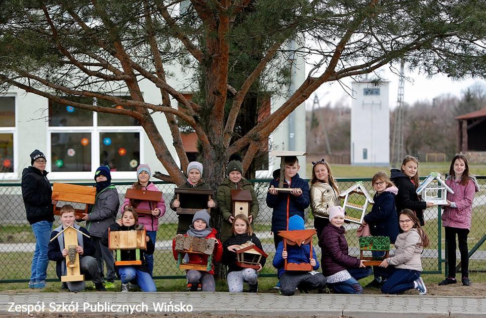 Weź udział w licytacji karmnika i wspomóż Bartka, ucznia ZSP w Wińsku