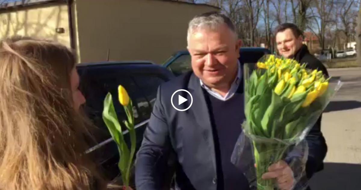 Burmistrz złożył życzenia wszystkim paniom z okazji ich święta