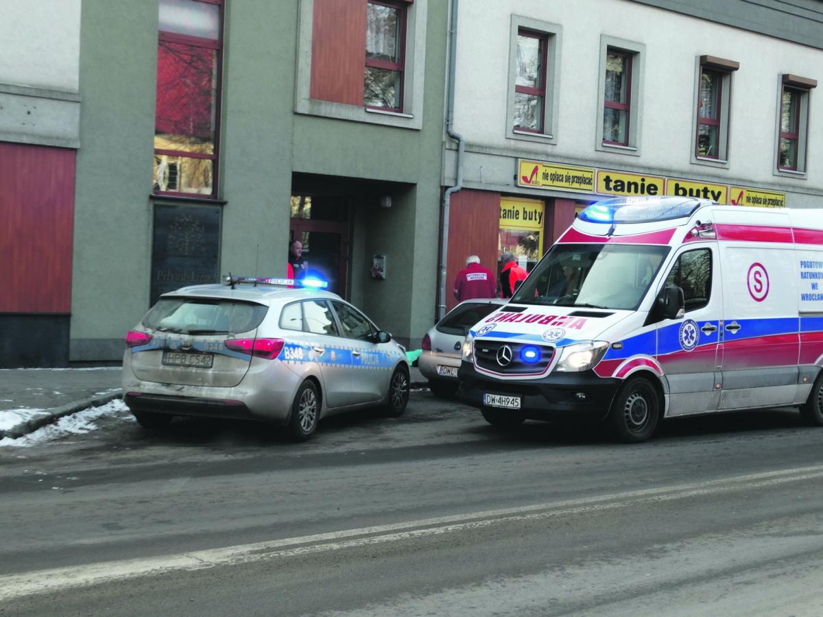 Jeden chciał się powiesić, a drugi rzucić pod pociąg