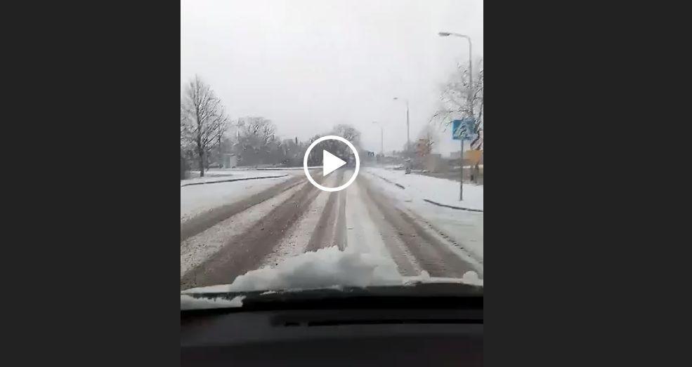 Drogowcy znów zaspali? Pogoda nie rozpieszcza kierowców
