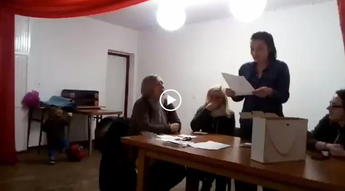 Wybory sołeckie w Pełczynie. Mieszkańcy głosowali w świetlicy.