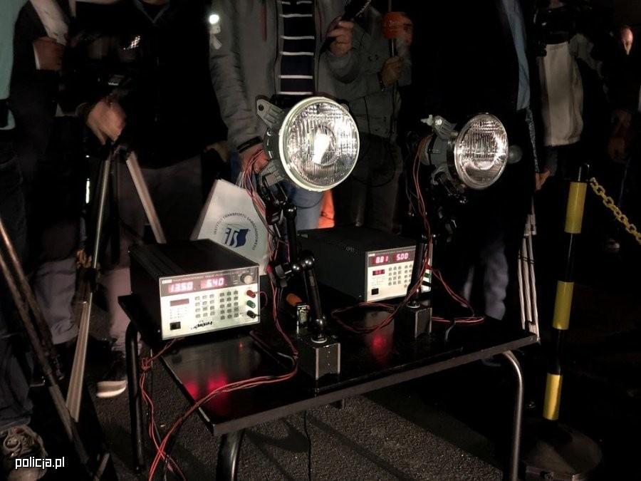 Policja rozpoczyna nową kampanię. Będą sprawdzać oświetlenie w samochodach