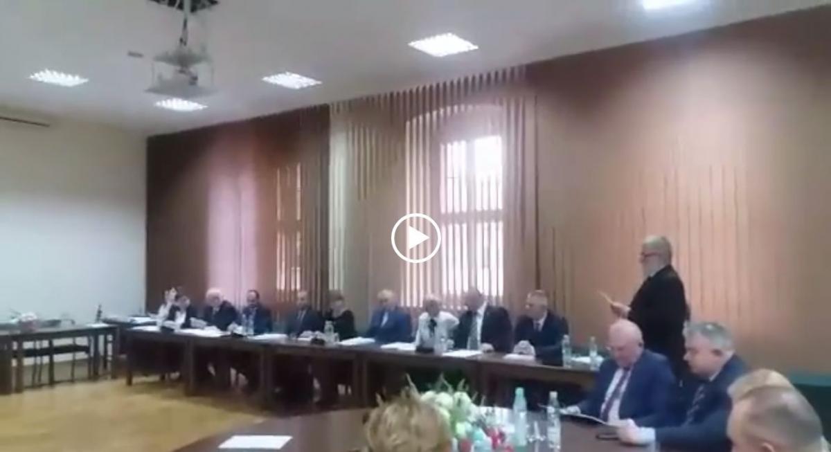 Rozpoczęły się sesje. W gminie Wołów wybrano przewodniczącego Rady Miejskiej - wideo