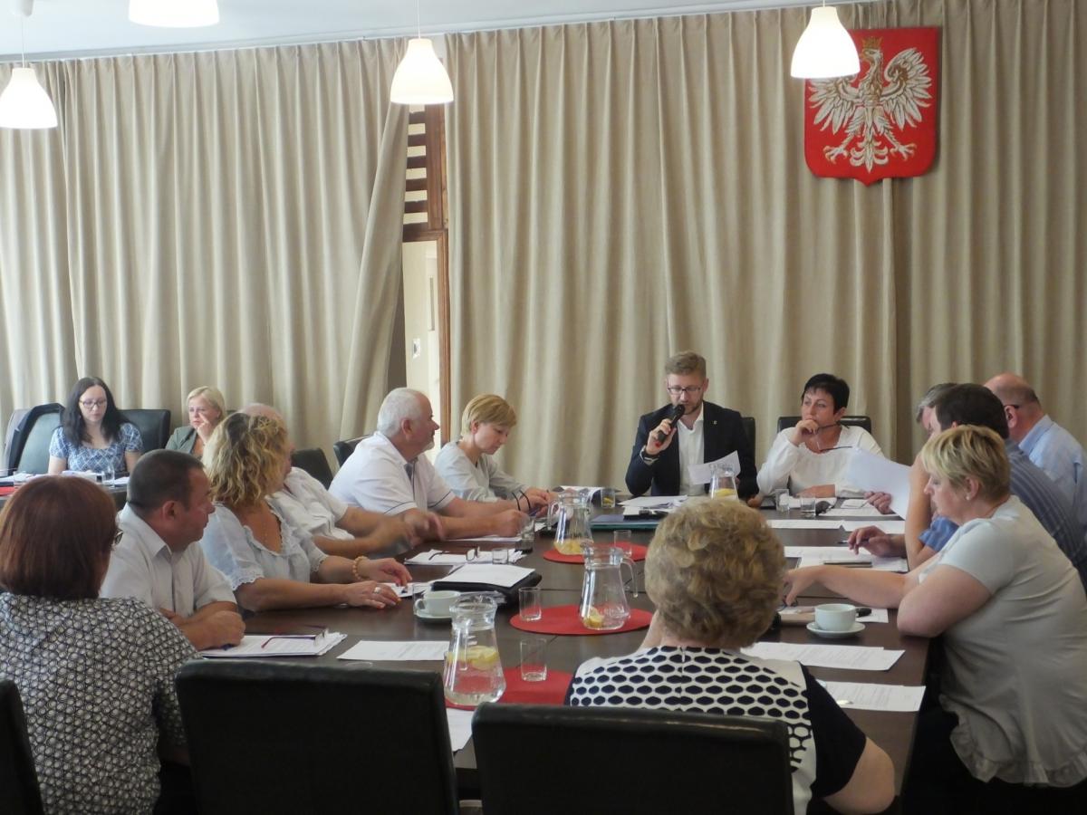 Sesja Wińsko - dyskusja dotycząca inwestycji na zalewie