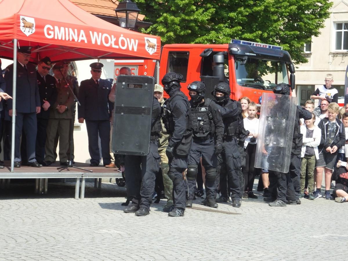 Akcja antyterrorystów na wołowskim Rynku (video)