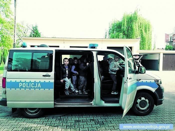 Najmłodsi z wizytą na komendzie