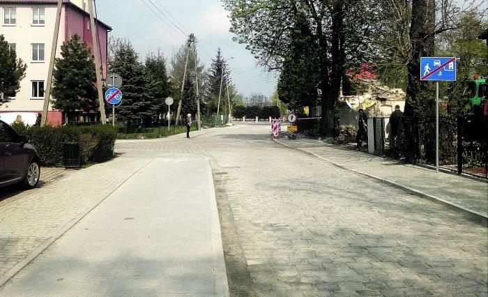 Łamią zakazy na ulicy Sikorskiego w Wołowie!