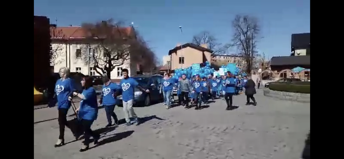 Zaświeć się na niebiesko!   Zakończenie akcji związanej ze Światowym Dniem Świadomości Autyzmu.