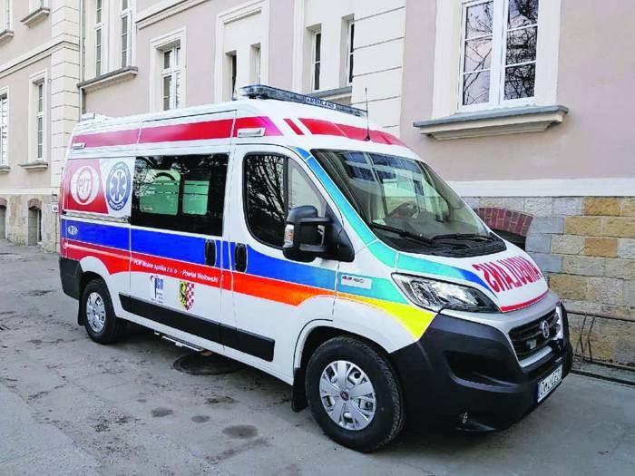 Powiat ma nową karetkę pogotowia - Ma być szybciej i bezpieczniej