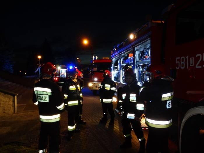 Dymiące piece, zatrzaśnięte drzwi. Strażacy w akcji!