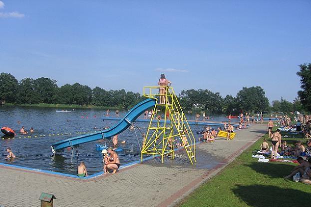 Otwarty basen w Brzegu dolnym ? Wały do renowacji ?